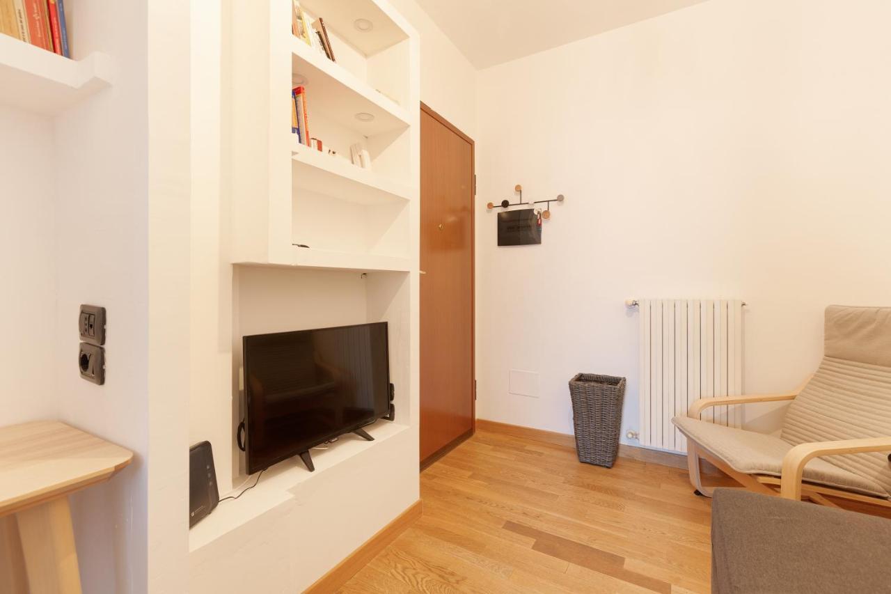 Milan Comfy Apartment X3 - With Balcony מראה חיצוני תמונה